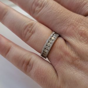 14k white gold and 1ct tw diamond band